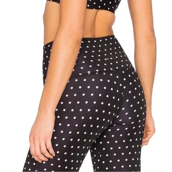 EUC Beyond Yoga x Kate Spade High Waist Bow Legging in Polka Dot - Picture 2 of 6